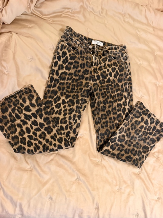 Vervet Denim - Leopard Print Straight Leg Jeans - Brown/Black by Lovers + Friends